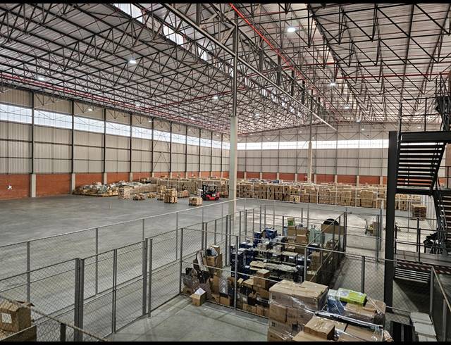 6,939M² WAREHOUSE TO LET IN NORTH RIDING